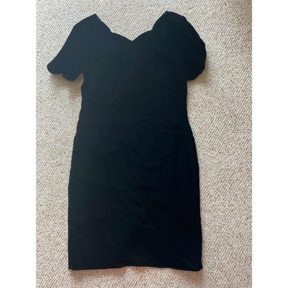 VTG 90s Charter Club Black Velvet Midi Scallop Neck & Sleeves Wimsigoth Grunge